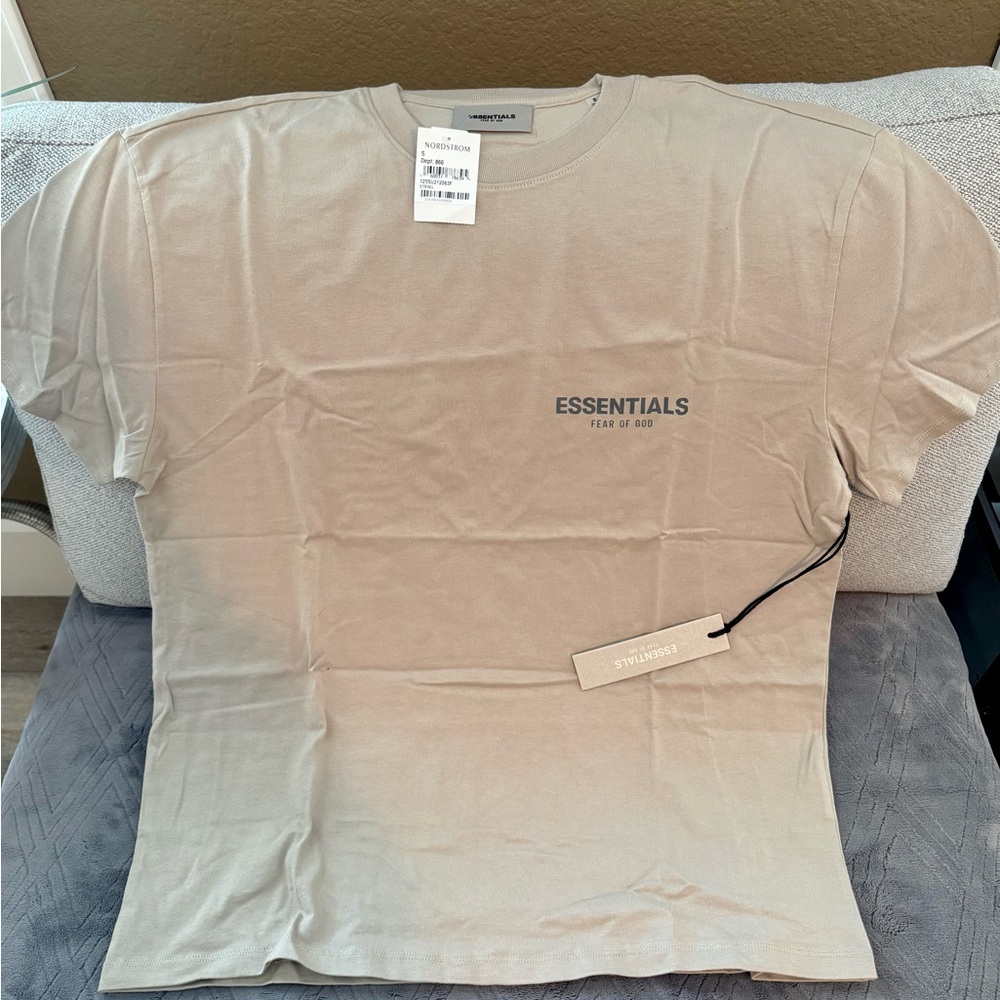 FEAR OF GOD ESSENTIALS // ADULT CREW T SHIRT szS NEW/TAGS! Collectors